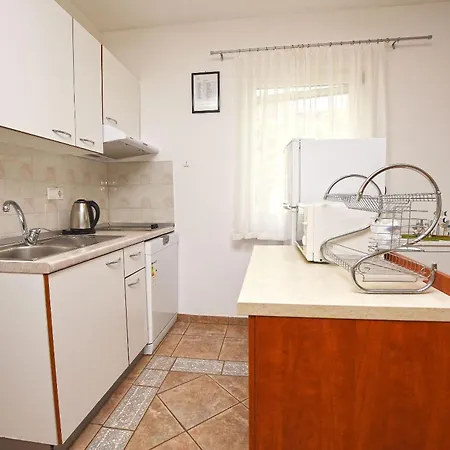 Apartment Marigold Sveti Filip i Jakov